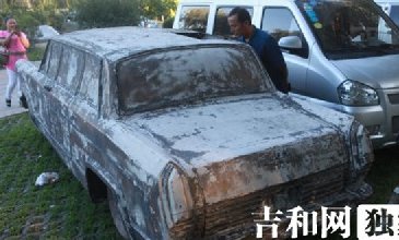 長春停車位上驚現(xiàn)紅旗L9模型車 酷似改裝車吸睛